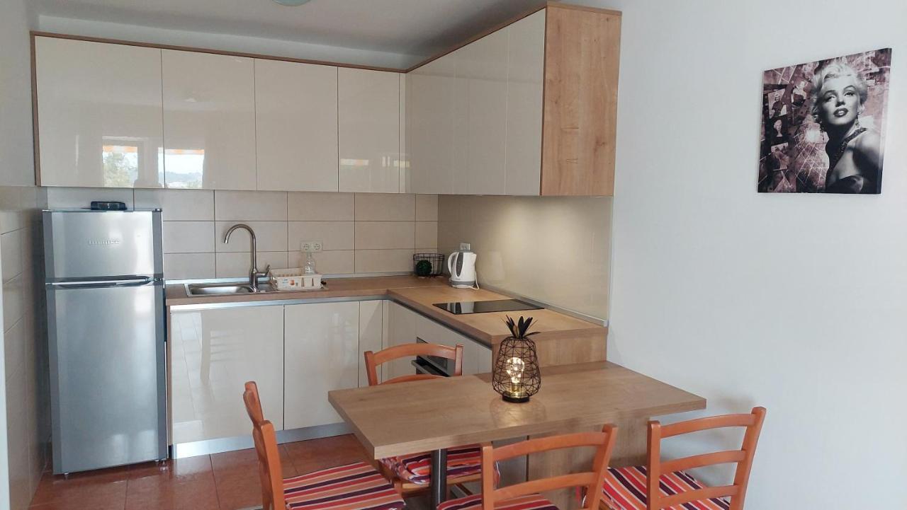 Apartments Nikola Caska Novalja Ngoại thất bức ảnh